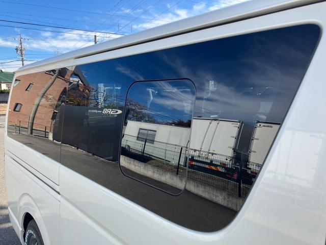 ハイエースバン スーパーGL ダークプライム ナビTV/Bカメラ/Bluetooth/ETC/バッドフェイスボンネット/フロントスポイラー/16inアルミ/ローダウン/AC100V電源/LEDヘッドライト/スマートキー&プッシュスタート/ベッド(35枚目)