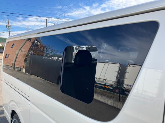 ハイエースバン スーパーGL ダークプライム ナビTV/Bカメラ/Bluetooth/ETC/バッドフェイスボンネット/フロントスポイラー/16inアルミ/ローダウン/AC100V電源/LEDヘッドライト/スマートキー&プッシュスタート/ベッド(36枚目)