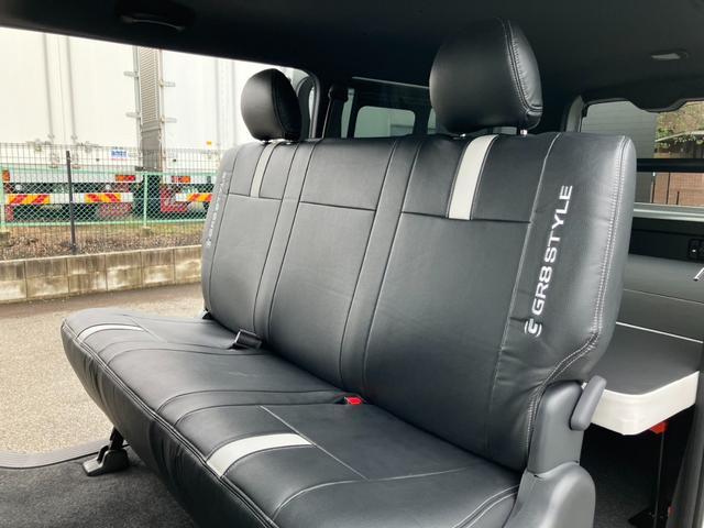 ハイエースバン スーパーGL ダークプライムII ALPINE BIGDA/Bカメラ/HDMI/ETC/トヨタセーフティーセンス/LEDヘッドライト/GR8フロントスポイラー/ESSEX18inアルミ/センターコンソール/シートカバー/ベッドキット(60枚目)