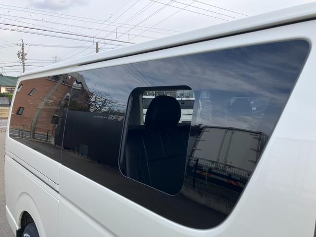 ハイエースバン スーパーGL ダークプライム 1オーナー/ナビTV/Bluetoothバックカメラ/ETC/AC100V電源/フロントスポイラー/16inアルミホイール/LEDヘッドライト/スマートキー/センターカーテン/新品ベッドキット(34枚目)