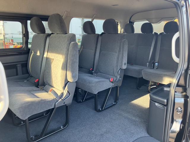 ハイエースワゴン GL 登録済未使用車/4列10人乗/パノラミックビューモニター/デジタルインナーミラー/パワースライドドア/LEDヘッドライト/クリアランスソナー/トヨタセーフティーセンス/LEDフォグランプ(4枚目)