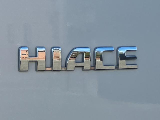 ハイエースバン スーパーＧＬ　ダークプライムＩＩ　４ＷＤ／寒冷地仕様／ナビＴＶ／バックカメラ／ＥＴＣ／パノラミックビューモニター／デジタルインナーミラー／フロントスポイラー／１６ｉｎアルミ／シートカバー／ＬＥＤヘッドライト／床張りキット／ベッドキット（38枚目）