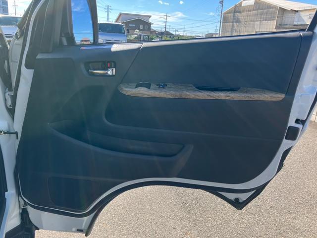 ハイエースバン スーパーＧＬ　ダークプライムＩＩ　４ＷＤ／寒冷地仕様／ナビＴＶ／バックカメラ／ＥＴＣ／パノラミックビューモニター／デジタルインナーミラー／フロントスポイラー／１６ｉｎアルミ／シートカバー／ＬＥＤヘッドライト／床張りキット／ベッドキット（45枚目）