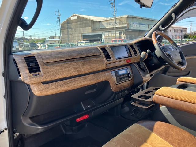 ハイエースバン スーパーＧＬ　ダークプライムＩＩ　４ＷＤ／寒冷地仕様／ナビＴＶ／バックカメラ／ＥＴＣ／パノラミックビューモニター／デジタルインナーミラー／フロントスポイラー／１６ｉｎアルミ／シートカバー／ＬＥＤヘッドライト／床張りキット／ベッドキット（49枚目）