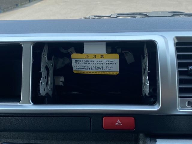 ハイエースワゴン グランドキャビン 登録済未使用車/4WD/4列10人乗り/デジタルインナーミラー/パノラミックビューモニター/パワースライドドア/LEDヘッドライト/スマートキー/トヨタセーフティーセンス/LEDフォグ(16枚目)