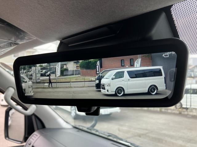 ハイエースワゴン グランドキャビン 登録済未使用車/4WD/4列10人乗り/デジタルインナーミラー/パノラミックビューモニター/パワースライドドア/LEDヘッドライト/スマートキー/トヨタセーフティーセンス/LEDフォグ(17枚目)