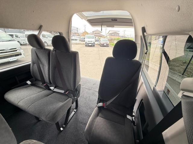ハイエースワゴン グランドキャビン 登録済未使用車/4WD/4列10人乗り/デジタルインナーミラー/パノラミックビューモニター/パワースライドドア/LEDヘッドライト/スマートキー/トヨタセーフティーセンス/LEDフォグ(56枚目)