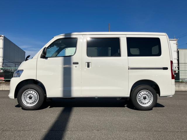 タウンエースバン GL 4WD/トヨタセーフティセンス/コーナーセンサー/アイドリングストップ/キーレスエントリー/Wエアバッグ/パワーウインドウ/横滑り防止装置/ヘッドライトレベライザー/純正ホイール/登録済未使用車(24枚目)