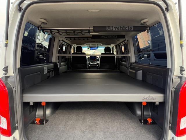 ハイエースバン スーパーGL ダークプライム 4WD/ALPINE BIGDA/ALPINEデジタルインナーミラー/ETC/ESSEXフロントスポイラー/サイドステップ/リアライナー/16inアルミ/ローダウン/LEDテール/ベッドキット(20枚目)