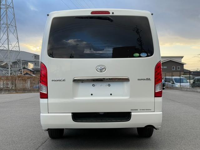 ハイエースバン スーパーGL ダークプライム 4WD/ALPINE BIGDA/ALPINEデジタルインナーミラー/ETC/ESSEXフロントスポイラー/サイドステップ/リアライナー/16inアルミ/ローダウン/LEDテール/ベッドキット(22枚目)