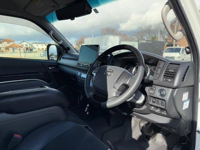 ハイエースバン スーパーGL ダークプライム 4WD/ALPINE BIGDA/ALPINEデジタルインナーミラー/ETC/ESSEXフロントスポイラー/サイドステップ/リアライナー/16inアルミ/ローダウン/LEDテール/ベッドキット(47枚目)