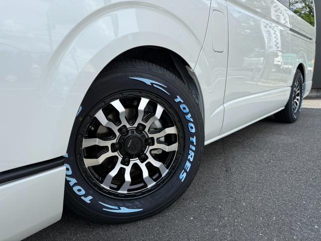 ハイエースワゴン ＧＬ　新車未登録／ＡＬＰＩＮＥ　ＢＩＧＸ／ＨＤＭＩ／フリップダウンモニター／ルーフスピーカー／パノラミックビューＭ／デジタルインナーＭ／パワースライドドア／ローダウン／フロントスポイラー／１６ｉｎアルミ（2枚目）