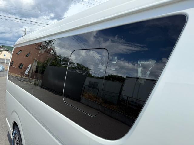 ハイエースワゴン ＧＬ　新車未登録／ＡＬＰＩＮＥ　ＢＩＧＸ／ＨＤＭＩ／フリップダウンモニター／ルーフスピーカー／パノラミックビューＭ／デジタルインナーＭ／パワースライドドア／ローダウン／フロントスポイラー／１６ｉｎアルミ（34枚目）