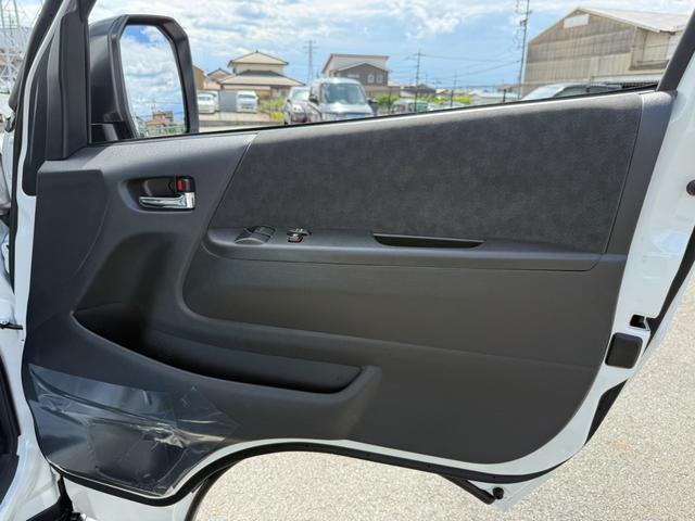 ハイエースワゴン ＧＬ　新車未登録／ＡＬＰＩＮＥ　ＢＩＧＸ／ＨＤＭＩ／フリップダウンモニター／ルーフスピーカー／パノラミックビューＭ／デジタルインナーＭ／パワースライドドア／ローダウン／フロントスポイラー／１６ｉｎアルミ（45枚目）