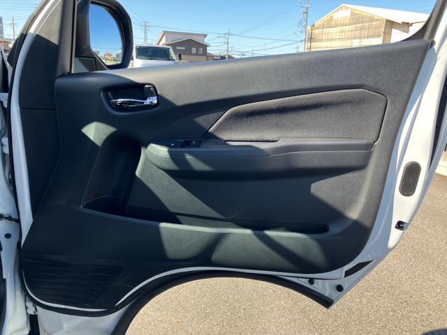 キャラバン ロングオーテック　パートタイム４ＷＤ／１オーナー／ＡＬＰＩＮＥ　ＢＩＧＸ／バックカメラ／アラウンドビューモニター／天吊モニター／インテリジェントルームミラー／パワースライドドア／オーテックエアロ／ベッドキット（41枚目）