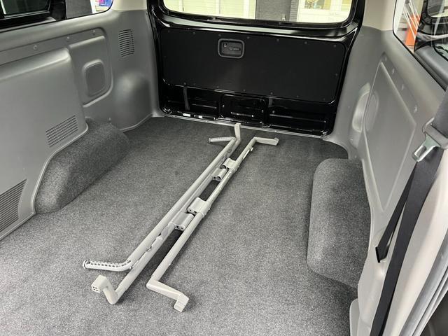 NV350キャラバンバン ロングライダープレミアムGXプロ・スタイルパッケージ ケンウッドナビ/バックカメラ/ETC/エマージェンシーブレーキ/インテリジェントキー/AUTECH純正アルミ/Fスポイラー/片側パワースライドドア/助手席エアバッグ/LEDヘッドライト(54枚目)