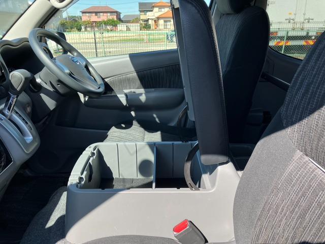 NV350キャラバンバン ロングプレミアムGXターボ パートタイム4WD/ALPINE BIGX/アラウンドビューモニター/ETC/バックカメラ/エマージェンシーブレーキ/パワースライドドア/インテリジェントキー/LEDヘッドライト/ベッドキット(54枚目)