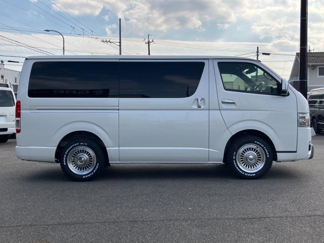 ハイエースバン スーパーＧＬ　ダークプライムＩＩ　１オーナー／ＰａｎａｓｏｎｉｃフローティングナビＴＶ／バックカメラ／パノラミックビューモニター／両側パワースライドドア／ＴＲＤフロントスポイラー／１６ｉｎアルミ／クリアランスソナー／ベッドキット（23枚目）