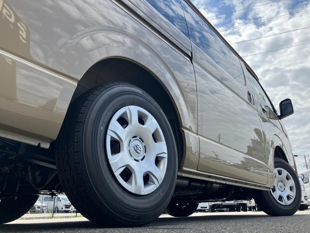 ハイエースバン ロングスーパーＧＬ　アースカラーパッケージ　未登録新車／４ＷＤ／両側パワースライドドア／パノラミックビューモニター／デジタルインナーミラー／クリアランスソナー／ＬＥＤヘッドライト／スマートキー／ＡＣ１００Ｖ電源（26枚目）