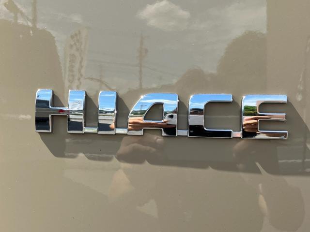 ハイエースバン ロングスーパーＧＬ　アースカラーパッケージ　未登録新車／４ＷＤ／両側パワースライドドア／パノラミックビューモニター／デジタルインナーミラー／クリアランスソナー／ＬＥＤヘッドライト／スマートキー／ＡＣ１００Ｖ電源（34枚目）