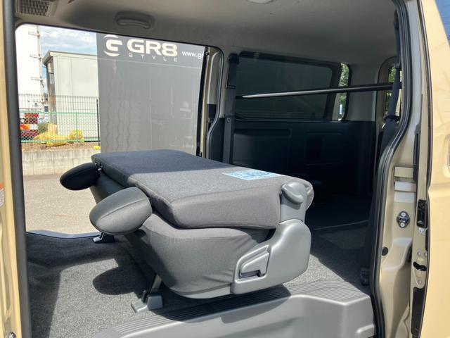 ハイエースバン ロングスーパーＧＬ　アースカラーパッケージ　未登録新車／４ＷＤ／両側パワースライドドア／パノラミックビューモニター／デジタルインナーミラー／クリアランスソナー／ＬＥＤヘッドライト／スマートキー／ＡＣ１００Ｖ電源（57枚目）