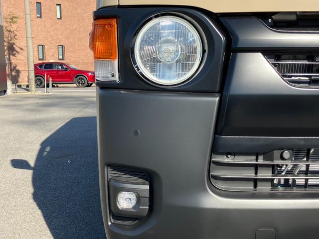 ハイエースバン ロングスーパーＧＬ　新車未登録／アースカラーＰＫＧ／ＡＬＰＩＮＥ　ＢＩＧＸ／ＨＤＭＩ／ＥＴＣ／Ｂカメラ／両側電動スライドドア／パノラミックビューＭ／デジタルインナーＭ／ＪＡＯＳバンパーガード／１６ｉｎＡＷ／ベッドキット（2枚目）