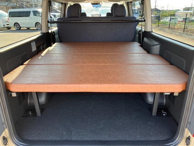 ハイエースバン ロングスーパーＧＬ　新車未登録／アースカラーＰＫＧ／ＡＬＰＩＮＥ　ＢＩＧＸ／ＨＤＭＩ／ＥＴＣ／Ｂカメラ／両側電動スライドドア／パノラミックビューＭ／デジタルインナーＭ／ＪＡＯＳバンパーガード／１６ｉｎＡＷ／ベッドキット（4枚目）