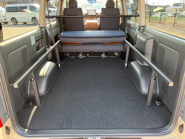 ハイエースバン ロングスーパーＧＬ　新車未登録／アースカラーＰＫＧ／ＡＬＰＩＮＥ　ＢＩＧＸ／ＨＤＭＩ／ＥＴＣ／Ｂカメラ／両側電動スライドドア／パノラミックビューＭ／デジタルインナーＭ／ＪＡＯＳバンパーガード／１６ｉｎＡＷ／ベッドキット（58枚目）