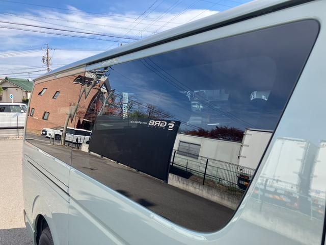ハイエースバン ロングスーパーGL アースカラーパッケージ 登録済未使用車/寒冷地仕様/デジタルインナM/パノラミックビューM/両側電動スライドドア/クリアランスソナー/LEDヘッドライト/AC100V電源/20周年記念スカッフプレート(37枚目)