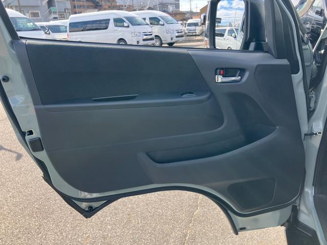ハイエースバン ロングスーパーGL アースカラーパッケージ 登録済未使用車/寒冷地仕様/デジタルインナM/パノラミックビューM/両側電動スライドドア/クリアランスソナー/LEDヘッドライト/AC100V電源/20周年記念スカッフプレート(45枚目)