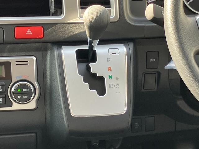 ハイエースバン ロングスーパーGL アースカラーパッケージ 登録済未使用車/寒冷地仕様/デジタルインナM/パノラミックビューM/両側電動スライドドア/クリアランスソナー/LEDヘッドライト/AC100V電源/20周年記念スカッフプレート(54枚目)