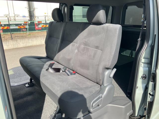 ハイエースバン ロングスーパーGL アースカラーパッケージ 登録済未使用車/寒冷地仕様/デジタルインナM/パノラミックビューM/両側電動スライドドア/クリアランスソナー/LEDヘッドライト/AC100V電源/20周年記念スカッフプレート(60枚目)