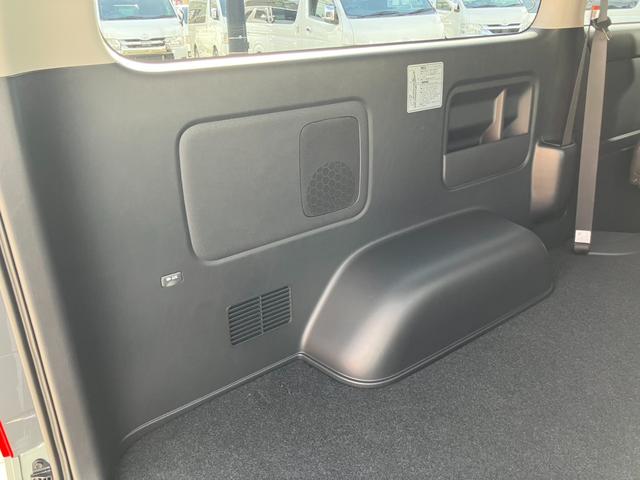 ハイエースバン ロングスーパーGL アースカラーパッケージ 登録済未使用車/寒冷地仕様/デジタルインナM/パノラミックビューM/両側電動スライドドア/クリアランスソナー/LEDヘッドライト/AC100V電源/20周年記念スカッフプレート(64枚目)