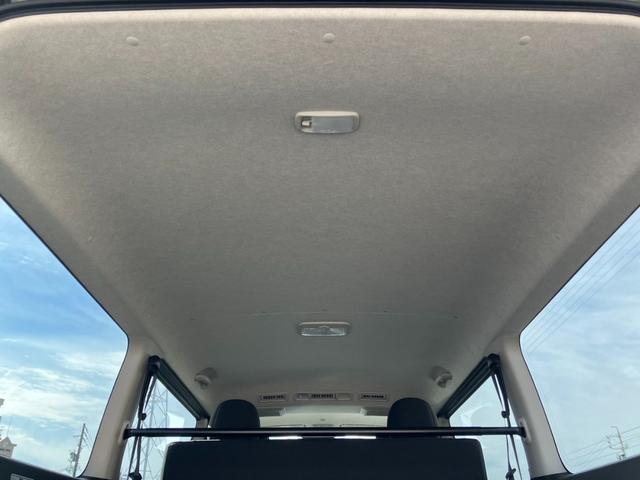 ハイエースバン ロングスーパーGL アースカラーパッケージ 登録済未使用車/寒冷地仕様/デジタルインナM/パノラミックビューM/両側電動スライドドア/クリアランスソナー/LEDヘッドライト/AC100V電源/20周年記念スカッフプレート(68枚目)