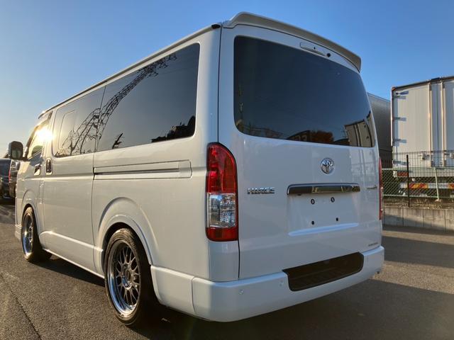 ハイエースバン スーパーＧＬ　ダークプライムＩＩ　１オーナー／ナビＴＶ／バックカメラ／ＥＴＣ／パノラミックビューモニター／デジタルインナーミラー／インナーブラックヘッドライト／フロントスポイラー／ＡＣ１００Ｖ電源／１８ｉｎアルミ／ベッドキット（12枚目）