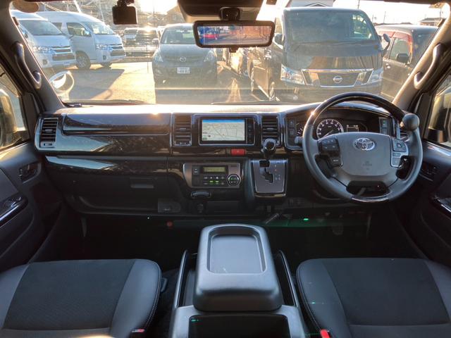 ハイエースバン スーパーＧＬ　ダークプライムＩＩ　１オーナー／ナビＴＶ／バックカメラ／ＥＴＣ／パノラミックビューモニター／デジタルインナーミラー／インナーブラックヘッドライト／フロントスポイラー／ＡＣ１００Ｖ電源／１８ｉｎアルミ／ベッドキット（15枚目）