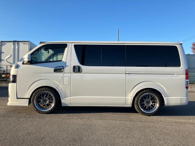 ハイエースバン スーパーＧＬ　ダークプライムＩＩ　１オーナー／ナビＴＶ／バックカメラ／ＥＴＣ／パノラミックビューモニター／デジタルインナーミラー／インナーブラックヘッドライト／フロントスポイラー／ＡＣ１００Ｖ電源／１８ｉｎアルミ／ベッドキット（24枚目）