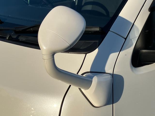 ハイエースバン スーパーＧＬ　ダークプライムＩＩ　１オーナー／ナビＴＶ／バックカメラ／ＥＴＣ／パノラミックビューモニター／デジタルインナーミラー／インナーブラックヘッドライト／フロントスポイラー／ＡＣ１００Ｖ電源／１８ｉｎアルミ／ベッドキット（30枚目）