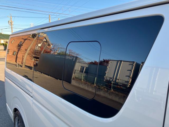 ハイエースバン スーパーＧＬ　ダークプライムＩＩ　１オーナー／ナビＴＶ／バックカメラ／ＥＴＣ／パノラミックビューモニター／デジタルインナーミラー／インナーブラックヘッドライト／フロントスポイラー／ＡＣ１００Ｖ電源／１８ｉｎアルミ／ベッドキット（36枚目）