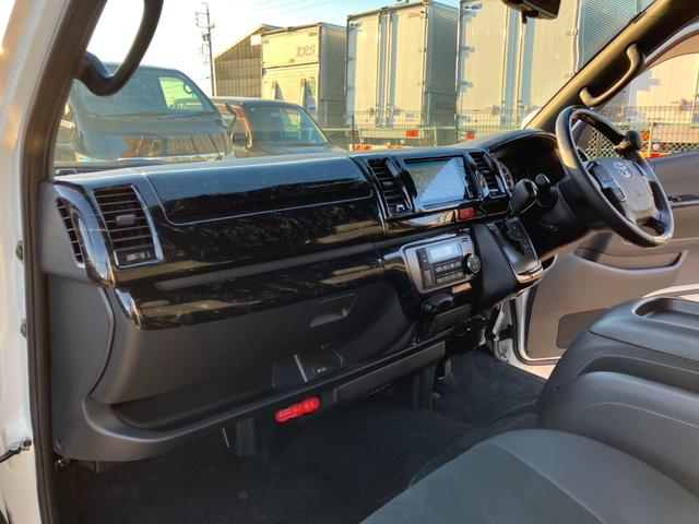 ハイエースバン スーパーＧＬ　ダークプライムＩＩ　１オーナー／ナビＴＶ／バックカメラ／ＥＴＣ／パノラミックビューモニター／デジタルインナーミラー／インナーブラックヘッドライト／フロントスポイラー／ＡＣ１００Ｖ電源／１８ｉｎアルミ／ベッドキット（51枚目）