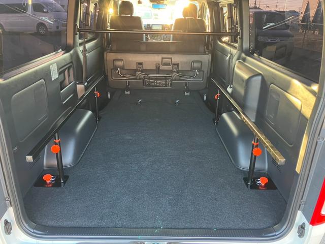 ハイエースバン スーパーＧＬ　ダークプライムＩＩ　１オーナー／ナビＴＶ／バックカメラ／ＥＴＣ／パノラミックビューモニター／デジタルインナーミラー／インナーブラックヘッドライト／フロントスポイラー／ＡＣ１００Ｖ電源／１８ｉｎアルミ／ベッドキット（65枚目）