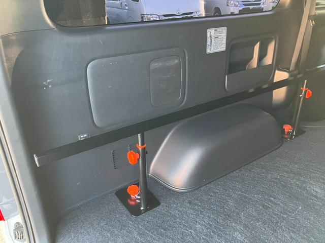 ハイエースバン スーパーＧＬ　ダークプライムＩＩ　１オーナー／ナビＴＶ／バックカメラ／ＥＴＣ／パノラミックビューモニター／デジタルインナーミラー／インナーブラックヘッドライト／フロントスポイラー／ＡＣ１００Ｖ電源／１８ｉｎアルミ／ベッドキット（66枚目）