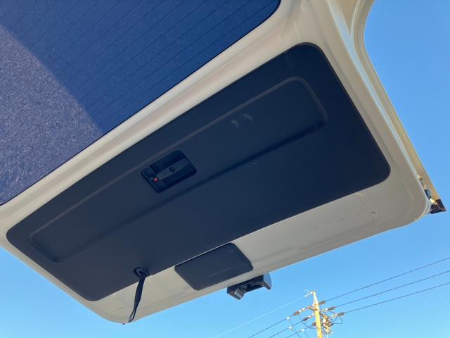 ハイエースバン スーパーＧＬ　ダークプライムＩＩ　１オーナー／ナビＴＶ／バックカメラ／ＥＴＣ／パノラミックビューモニター／デジタルインナーミラー／インナーブラックヘッドライト／フロントスポイラー／ＡＣ１００Ｖ電源／１８ｉｎアルミ／ベッドキット（70枚目）