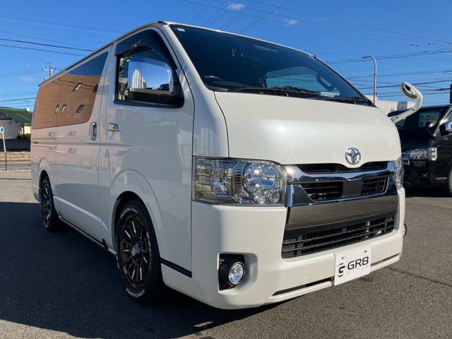 ハイエースバン スーパーGL ダークプライムII ナビTV/バックカメラ/ETC/両側パワースライドドア/17インチアルミ/ローダウン/大型コンソールボックス/デジタルインナーミラー/AC100V電源/トヨタセーフティーセンス/ベッドキット(9枚目)