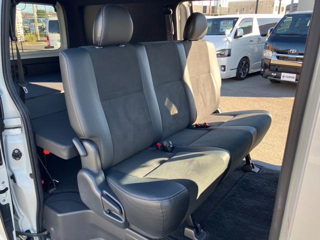ハイエースバン スーパーGL ダークプライムII ナビTV/バックカメラ/ETC/両側パワースライドドア/17インチアルミ/ローダウン/大型コンソールボックス/デジタルインナーミラー/AC100V電源/トヨタセーフティーセンス/ベッドキット(19枚目)