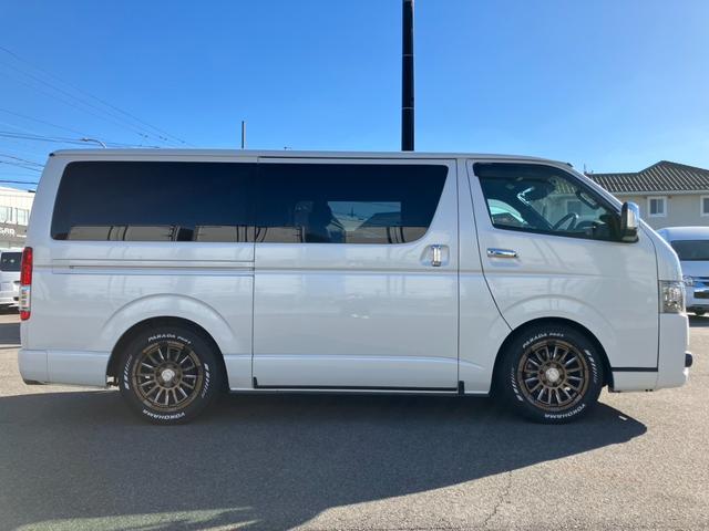 ハイエースバン スーパーGL ダークプライムII ナビTV/バックカメラ/ETC/両側パワースライドドア/17インチアルミ/ローダウン/大型コンソールボックス/デジタルインナーミラー/AC100V電源/トヨタセーフティーセンス/ベッドキット(23枚目)