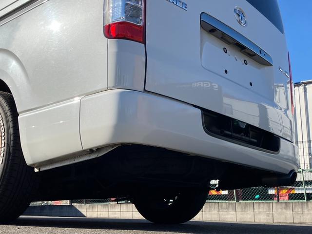 ハイエースバン スーパーGL ダークプライムII ナビTV/バックカメラ/ETC/両側パワースライドドア/17インチアルミ/ローダウン/大型コンソールボックス/デジタルインナーミラー/AC100V電源/トヨタセーフティーセンス/ベッドキット(42枚目)