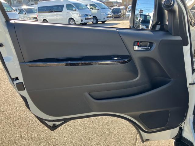 ハイエースバン スーパーGL ダークプライムII ナビTV/バックカメラ/ETC/両側パワースライドドア/17インチアルミ/ローダウン/大型コンソールボックス/デジタルインナーミラー/AC100V電源/トヨタセーフティーセンス/ベッドキット(44枚目)