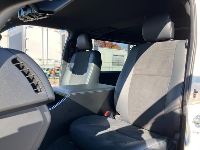 ハイエースバン スーパーGL ダークプライムII ナビTV/バックカメラ/ETC/両側パワースライドドア/17インチアルミ/ローダウン/大型コンソールボックス/デジタルインナーミラー/AC100V電源/トヨタセーフティーセンス/ベッドキット(47枚目)