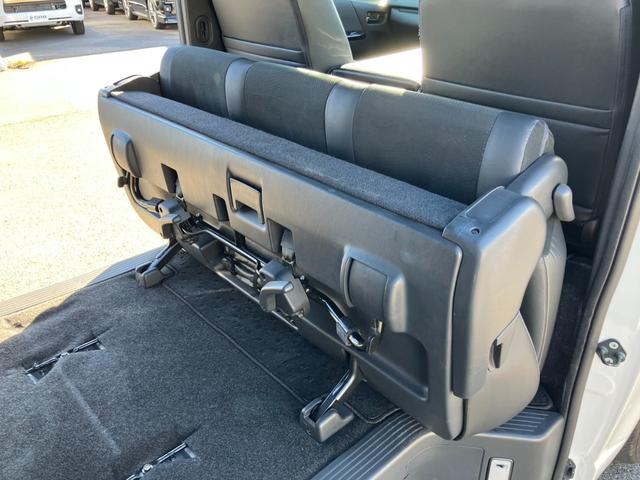 ハイエースバン スーパーGL ダークプライムII ナビTV/バックカメラ/ETC/両側パワースライドドア/17インチアルミ/ローダウン/大型コンソールボックス/デジタルインナーミラー/AC100V電源/トヨタセーフティーセンス/ベッドキット(58枚目)